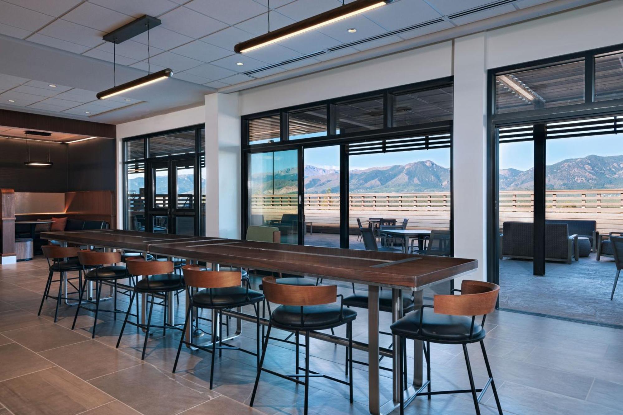 Courtyard By Marriott Colorado Springs North, Air Force Academy Hotel Exterior foto